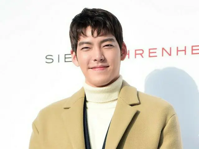 Actor Kim WooBin, autograph session. Seoul, Dongdaemun.