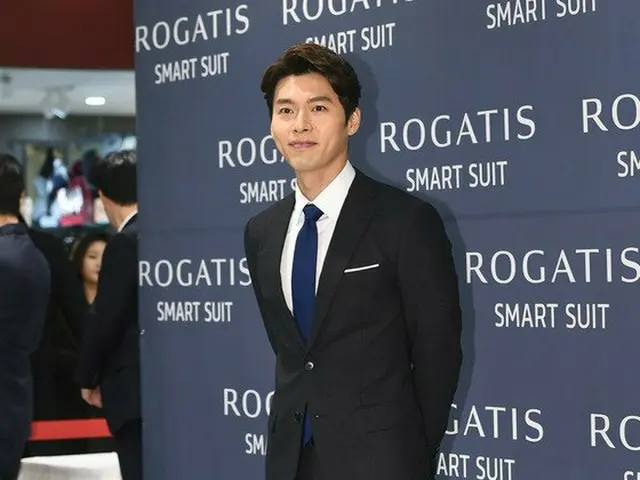 Actor HyunBin, fan signature party. Brand ”ROGATIS SMART SUIT”, Seoul, YongsanIPARK.