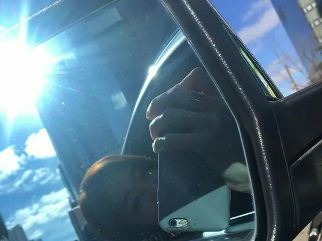 【I Official】 Secret [SUNHWA], updated SNS. I am reflected on the side mirror.