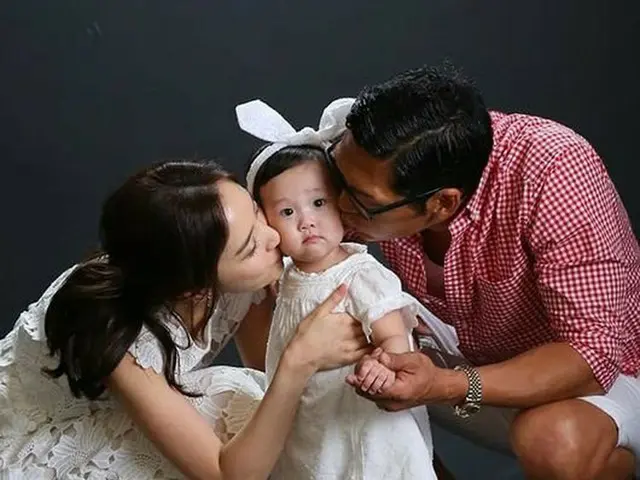 god Park Chun-young, family photo released on parents' day (Eobeoinal).