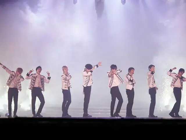 EXO, 20,000 people at Hong Kong concert.