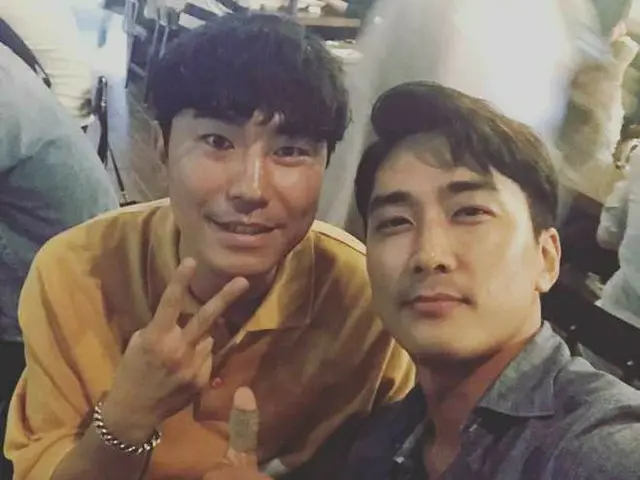 Photo of actor Lee Si Eon, Song Seung Hong together. They confirmed theirappearance in the OCN TV Se