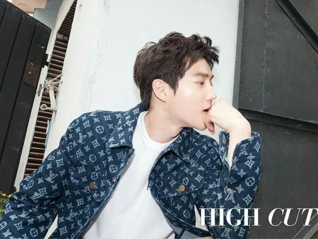 【T Official】 EXO SUHO, publishing a petition. Additions. ● As an actor Kim JunMyon, a painting fille