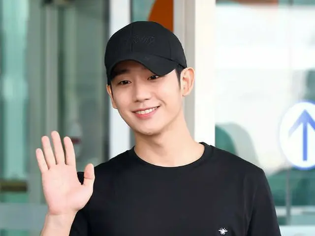 Actor Jung Hae In, departure in progress. To participate in the Dior collection,in Paris, France. In