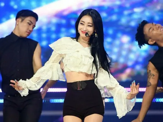 9 MUSES Kyungri, appeared on MBC MUSICs ”The Show”.