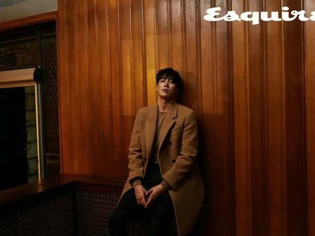 Actor Kim Young Kwang, released pictures. ”Esquire”.