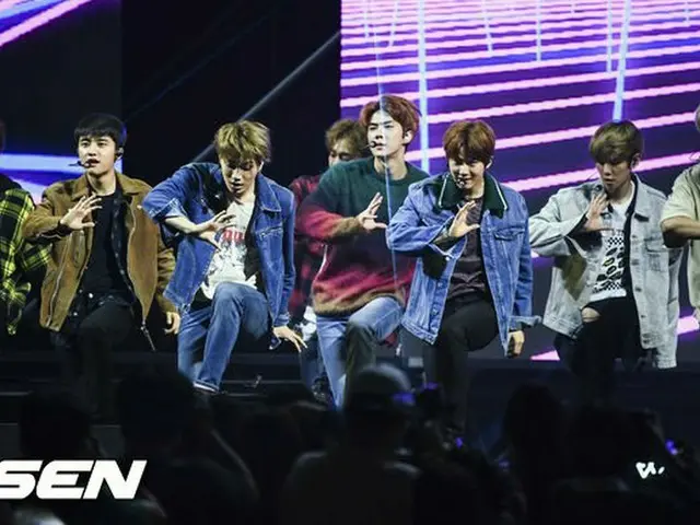 EXO, appeared in Celebration performance of ”2018 KOREA Sale FESTA” openingceremony. Seoul City Hall