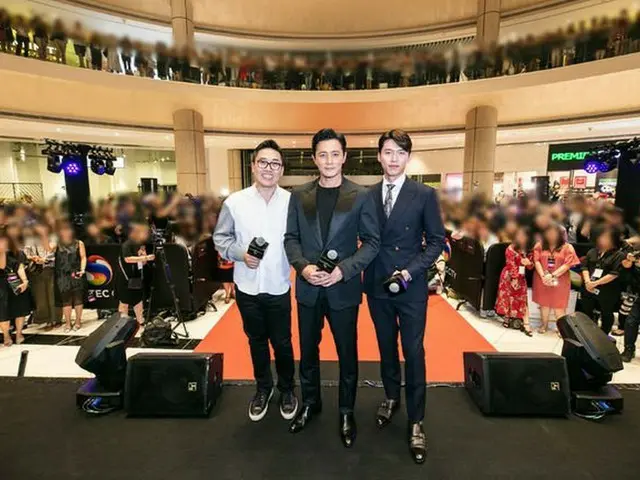 Actors HyunBin, Jang Dong Gun, attended the Singaporean event of the movie”Rampant”. Local fans are