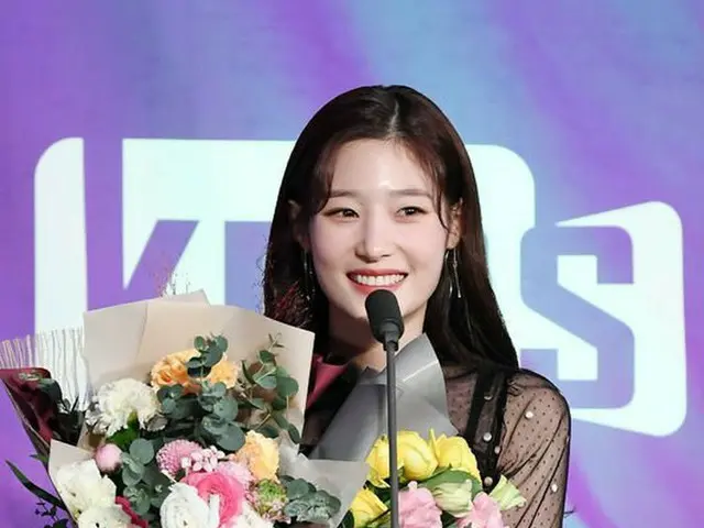 DIA Chae Young received the New Performer Award at ”2018 Gurume Award”. Seoul ·Yeouido KBS new build