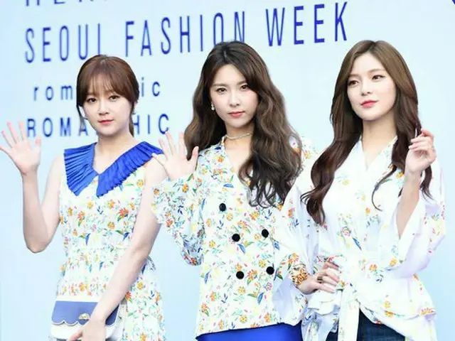 Nine Mu Jisoo, ”2017 F ​​/ W HERASeoul Fashion Week” attended the ROMANCHICfashion show.