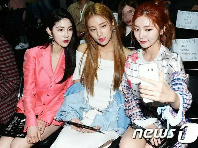 LABOUM Dien & Sorbin & Haine, ”2017 F ​​/ W HERASeoul Fashion Week” attended theJARRET show. @ Seoul