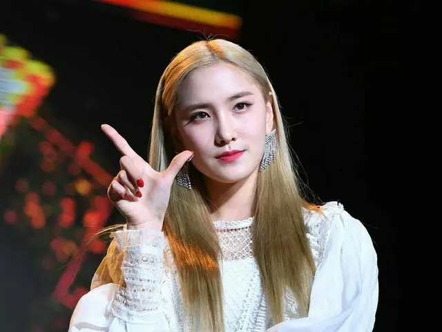 CHUNG HA's sister group BVNDIT holds debut showcase.