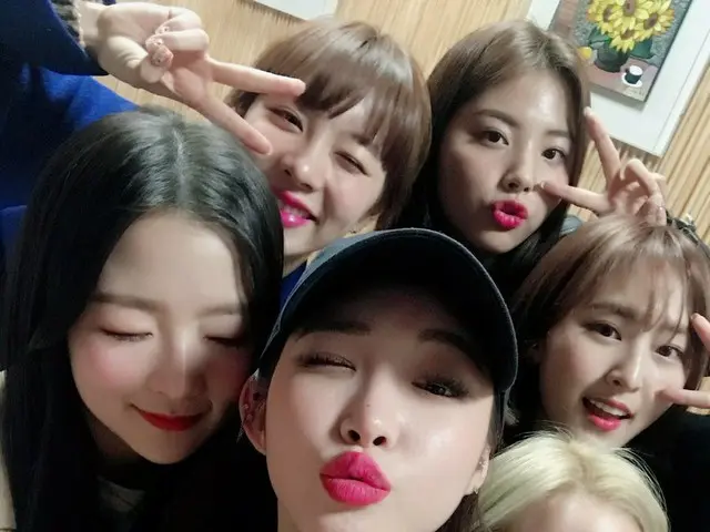 [D Official mnh] [Special] DJ CHUNG HA BVNDIT, co-star on a radio program.