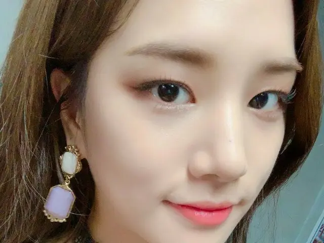 [T Official] LABOUM Solbin, every Monday at 11:00 ”beauty room” appearance.