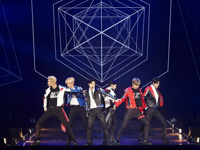 [T Official] EXO, #EXO #EXO #weareone EXO #EXplOration #EXplOrationInSingapore .