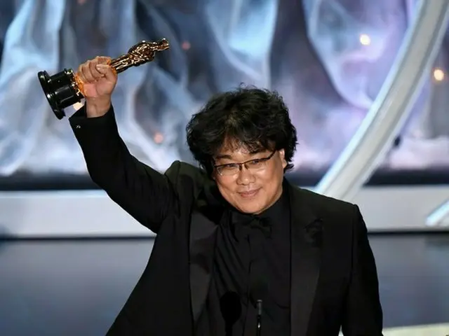 寄生半地下家庭的导演庞·朱诺（Pon Juno）也在该奖项上发表了评论，该导演还获得了国际故事片奖奥斯卡奖