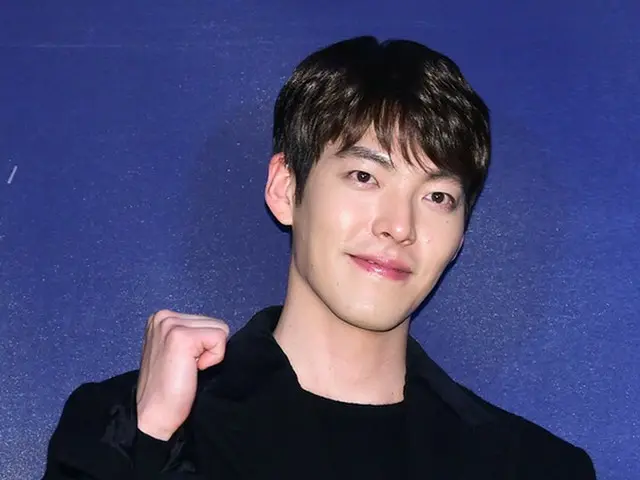 Actor Kim WooBin joins the same office as lover and actress Shin Min A for AMEntertainment and Exclu