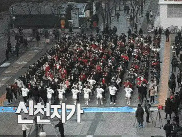 韩国的新宗教团体“新天地耶稣教堂”，是20多岁信徒的活动录像…… 