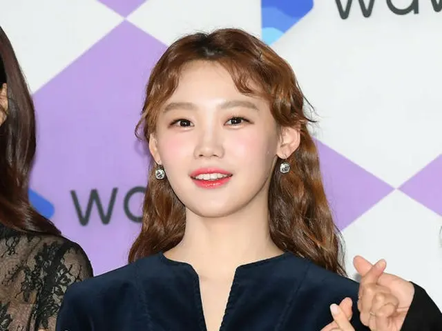 韩国SBS播音员Kim Su Mi在广播节目中表示，加入公司之前发生的SNS与大学同步引起轩然大波