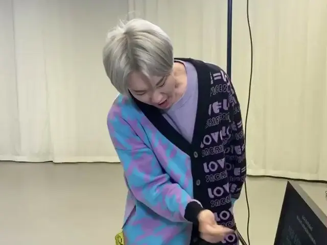 【JT公式】SEVENTEEN，RT pledis_17：[17'S Hoshi]热情的演奏者Tiger，由克拉乐队的声带制作쌤🐯