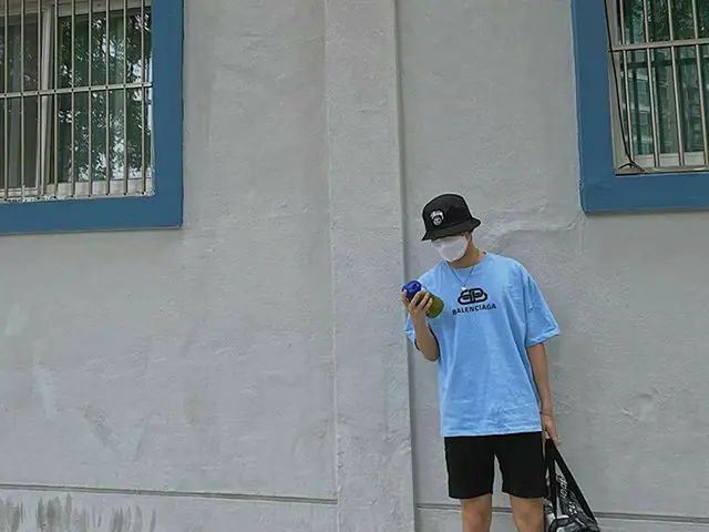 【G公式】CIX，⠀ 过了很久，胜福时装_🙈 太热了，我穿了短袖短裤，但是现在有点冷... :)  #CIX #FIX #Seunghun #Kim Seun