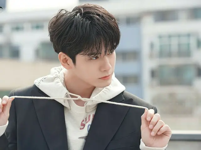 【D公式迷】[ #王承佑] [发布]王承佑的青春在蓝色的春天更加闪耀★  ▶  #NAVER_Post #ONGSEONGWU  