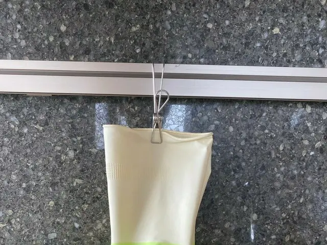 EXO Baekhyun的“萝卜橡胶手套”是一个热门话题