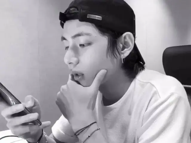 #BTS V，“光彩照人”是韩国的热门话题