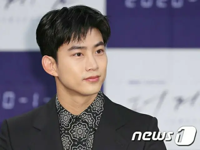 据报道，该关系的合伙人“ 2PM” Taecyung是一名四岁以下的公司雇员，经过认真的交往已有大约三年的时间