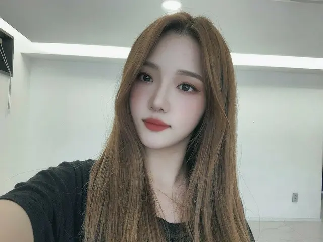 【T公式】来自is_9，[ #Jisun]我看到了一篇有关今天开始的雨季开始的文章，每个人都撑着雨伞 #gam_sun_list