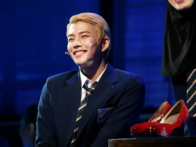 出现在“ ASTRO” MJ和音乐剧“ Jamie”的新闻发布会上