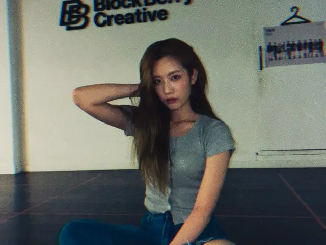 【T公式】LOONA（Loona），[ #KimLip / #KimLip] Ohbit，有什么用？我在练习时突然尝试自拍