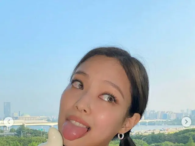 “ BLACK PINK” JENNIE，随意的鼻子穿孔是一个话题