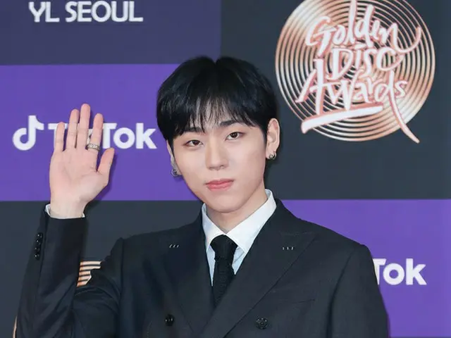 歌手ZICO（B座）将于本月30日入伍……经过四周的基本军事训练，他将担任社会服务雇员