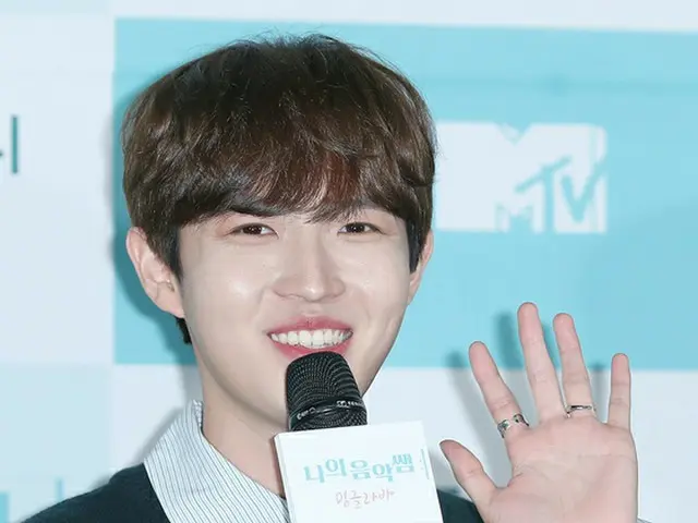 歌手KIM JAE HWAN决定于9/26举行首场在线演唱会“ Docking”，以纪念9/23发行新单曲“ I'm Not Okay”