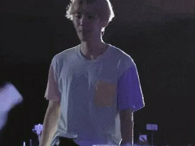 在#EXO的情况下，“保持在线性能”主题是韩国的主题