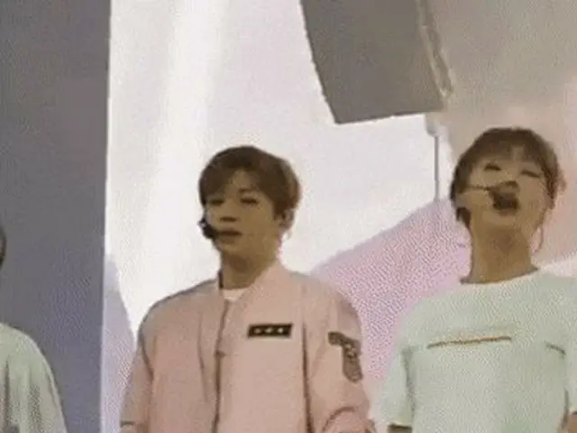 以#WannaOne的#Kang Daniel为例，“性能既在线又安全”是韩国的热门话题