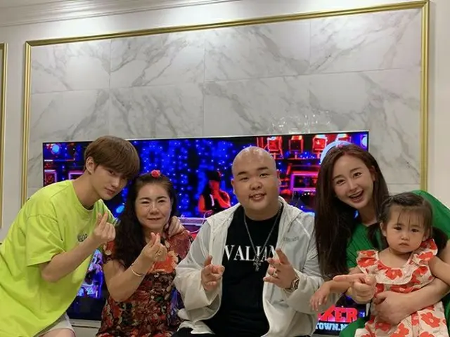 在与Ham SoWon和她的丈夫Jin Hwa以及“我的妻子的品味”下降理论的灾难性理论浮出水面之后，我们在SNS上发布了很长的句子，说“没关系”