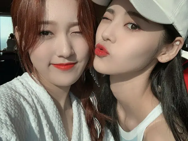 【T公式】LOONA（Loona），[ #Jinsol / #JinSoul]花了夏天的假期💙这五盏灯好吗？我要见你！身体健康🥺   #本月女孩#LOONA