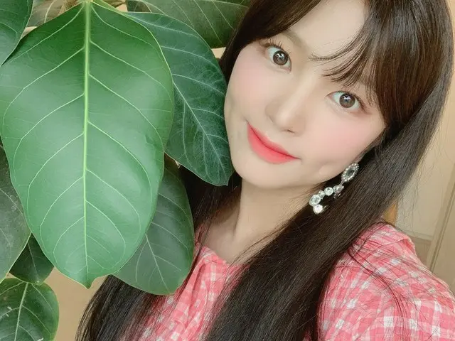 [T Official] LABOUM, [#Hane] Refreshing hen #LABOUM #LABOUM #HAEIN #Latte #Gofor it today