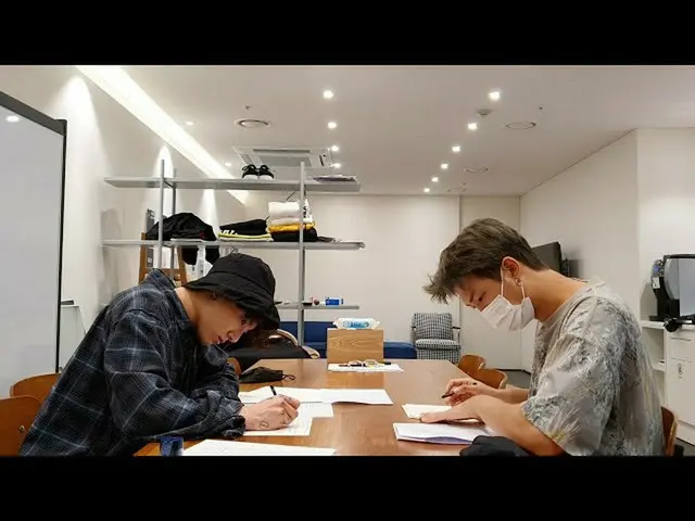 [Official] Bulletproof Boy Scouts，2009年** RM＆Jung Kook  