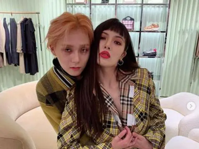 HyunA＆DAWN（EDawn），表达爱意而不用担心眼睛