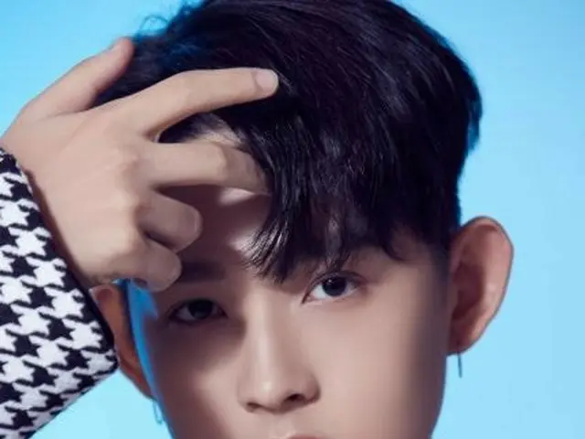 已故崔振熙的儿子房妮（Fany）与现任YG制作人合作首次出演歌手