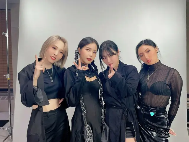 【T公式】MAMAMOO，[ #MAMAMOO]大约9点钟， Naver Now'PARTY B'让我们与MAMAMOO一起玩吧！🖤 #MAMAMOO #PA