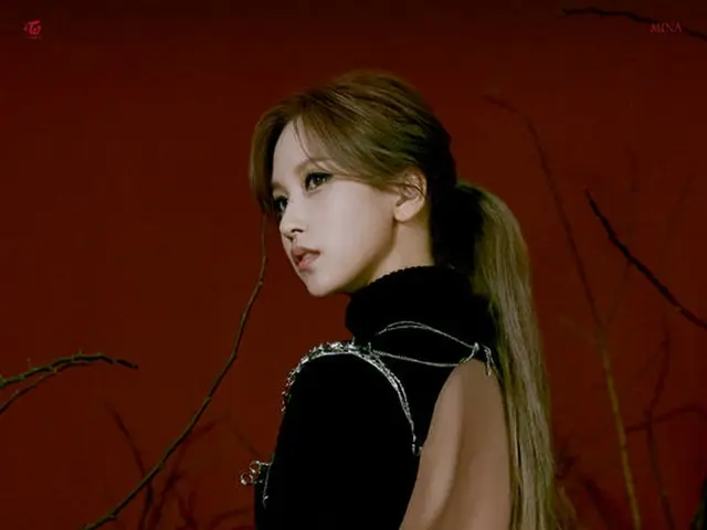 TWICE发行Mina＆Momo的新歌“ Cry For Me”的概念照片