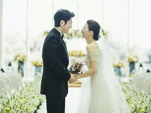 Actress Park HaSun - actor Ryu Su Young who is her husband, welcome the birth oftheir first child,a