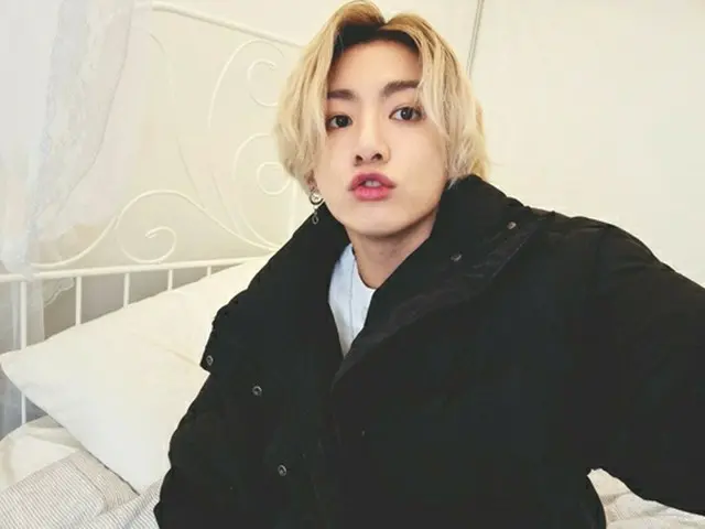 JUNG KOOK (BTS), blonde makeover is Hot Topic.