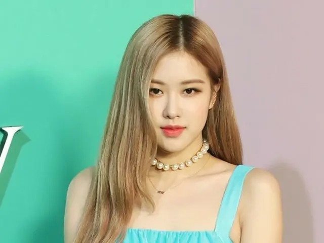 BLACKPINK Rose正在为其个人处女秀做准备