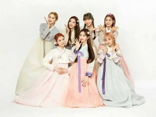 CherryBullet庆祝春节，并在韩服迎接新年