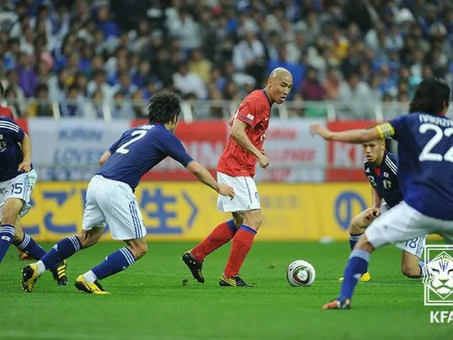 男子足球，日韩比赛本月25日在横滨举行